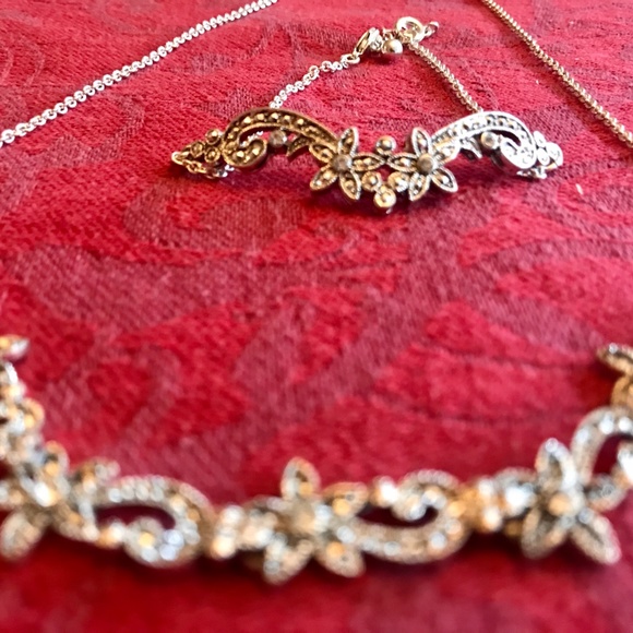 Pretty Necklace and Bracelet Set - Picture 8 of 9